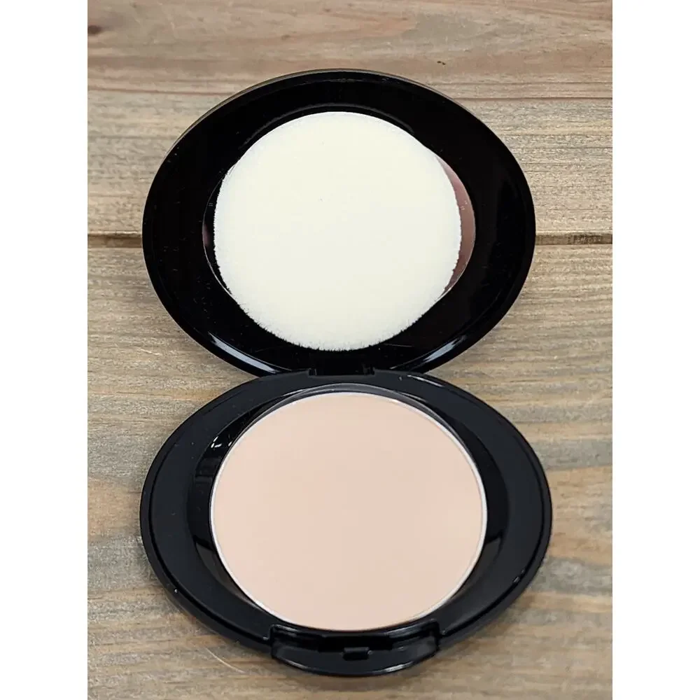 NEW Avon Smooth Minerals Pressed Foundation Light Beige T03 NIB Discontinued